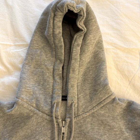 Brandy Melville Christy Hoodie in Heather Gray. Regular Fit. - Picture 5 of 8